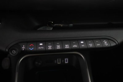 Jeep Avenger 1.2 turbo Summit fwd 100cv (20)