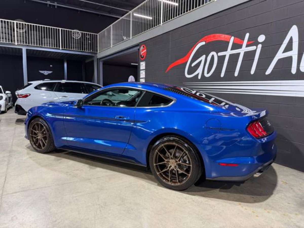 Ford Mustang Coupé Fastback 2.3 EcoBoost (4)