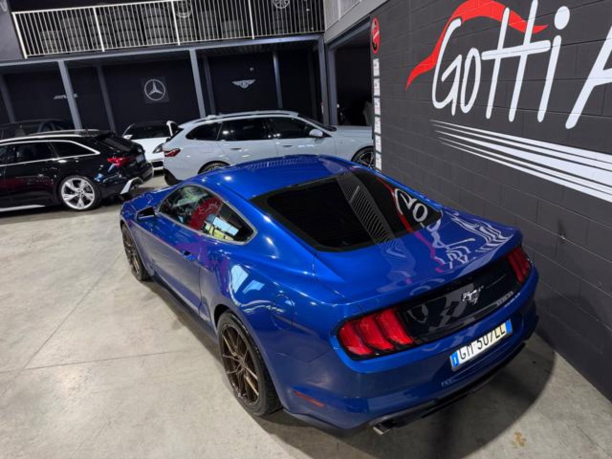 Ford Mustang Coupé Fastback 2.3 EcoBoost (7)