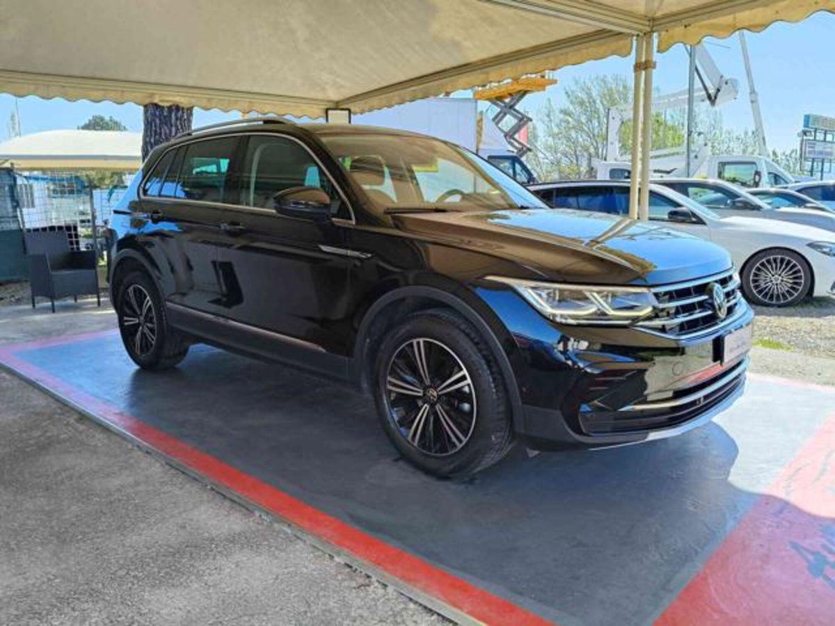 Volkswagen Tiguan 2.0 TDI 150 CV SCR DSG 4MOTION Elegance (3)