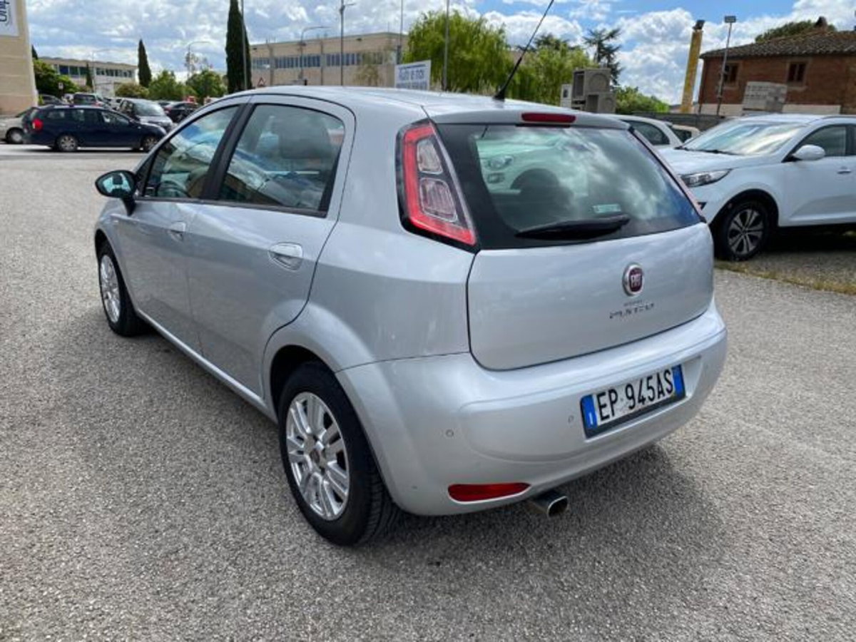 Fiat Punto 1.3 MJT II 75 CV 5 porte Lounge (4)