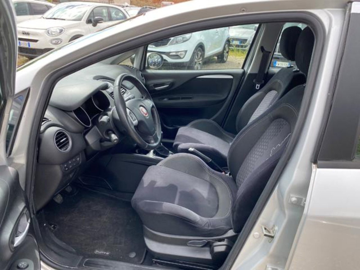 Fiat Punto 1.3 MJT II 75 CV 5 porte Lounge (5)
