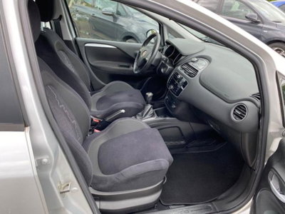 Fiat Punto 1.3 MJT II 75 CV 5 porte Lounge (9)