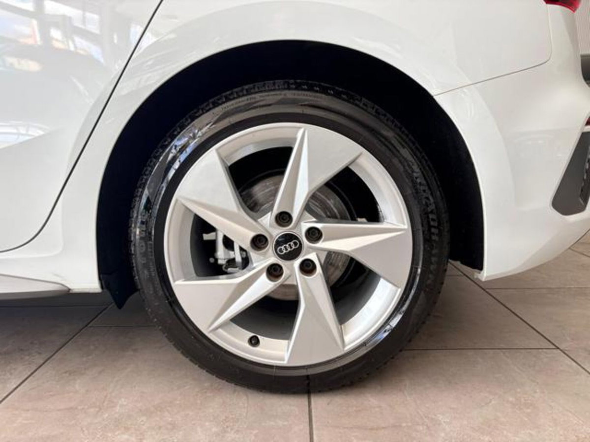 Audi A3 Sportback 35 TFSI S line edition (9)