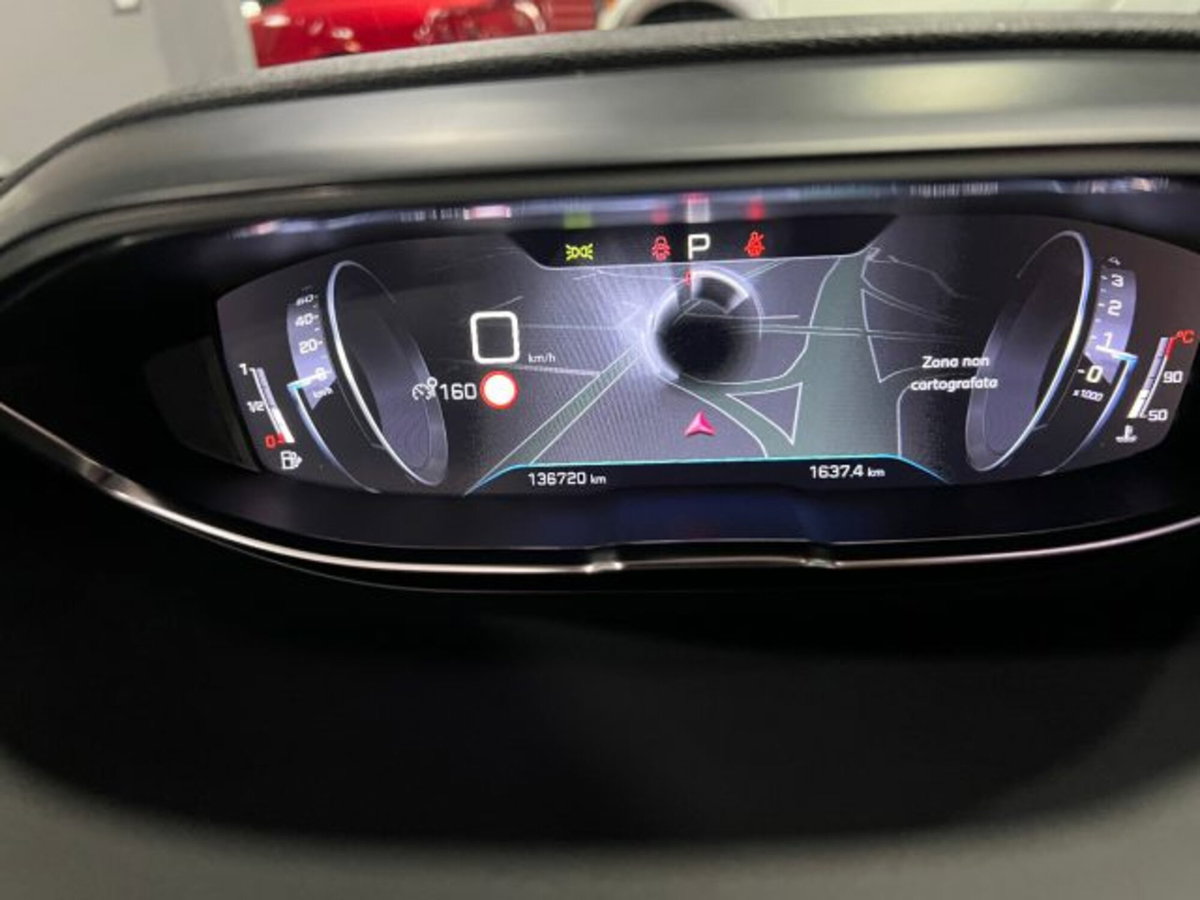 Peugeot 5008 BlueHDi 130 S&S EAT8 Allure (9)