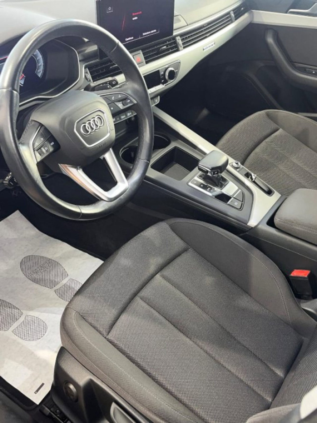 Audi A4 Avant 40 TFSI quattro S tronic Business Advanced (13)