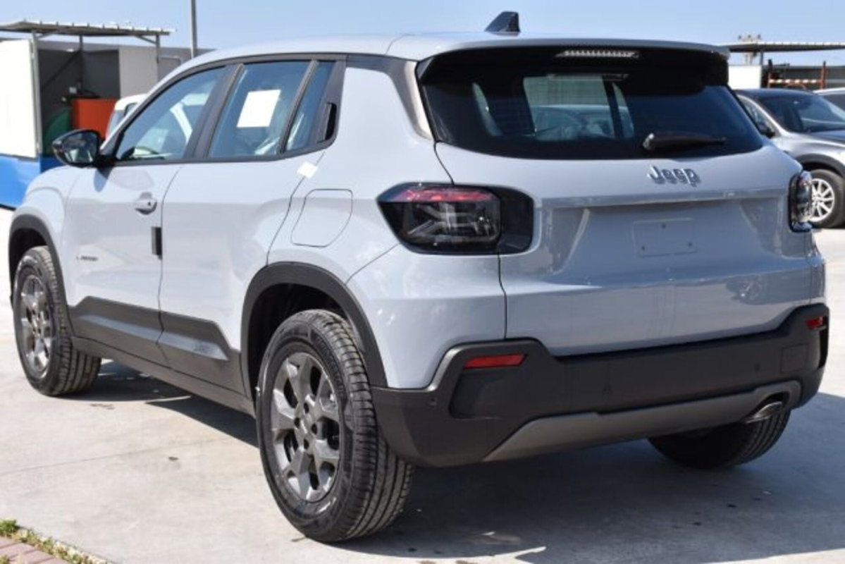 Jeep Avenger 1.2 turbo e-hybrid mhev Longitude fwd 110cv edct6 (6)