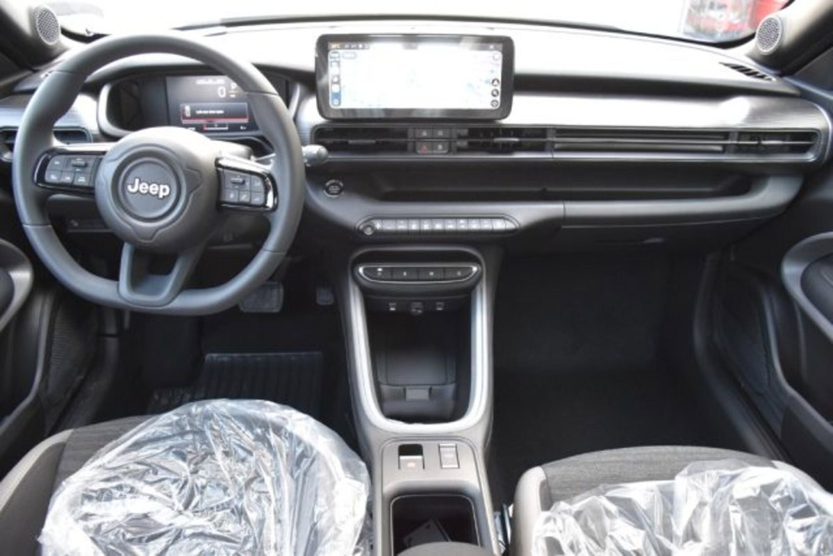 Jeep Avenger 1.2 turbo e-hybrid mhev Longitude fwd 110cv edct6 (7)