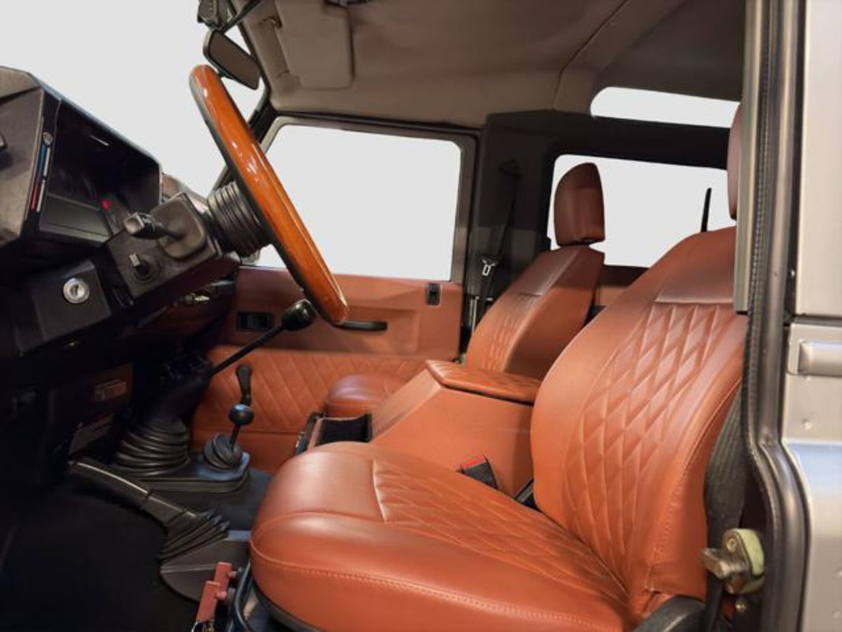 Land Rover Defender 90 2.5 Td5 Station Wagon S (9)