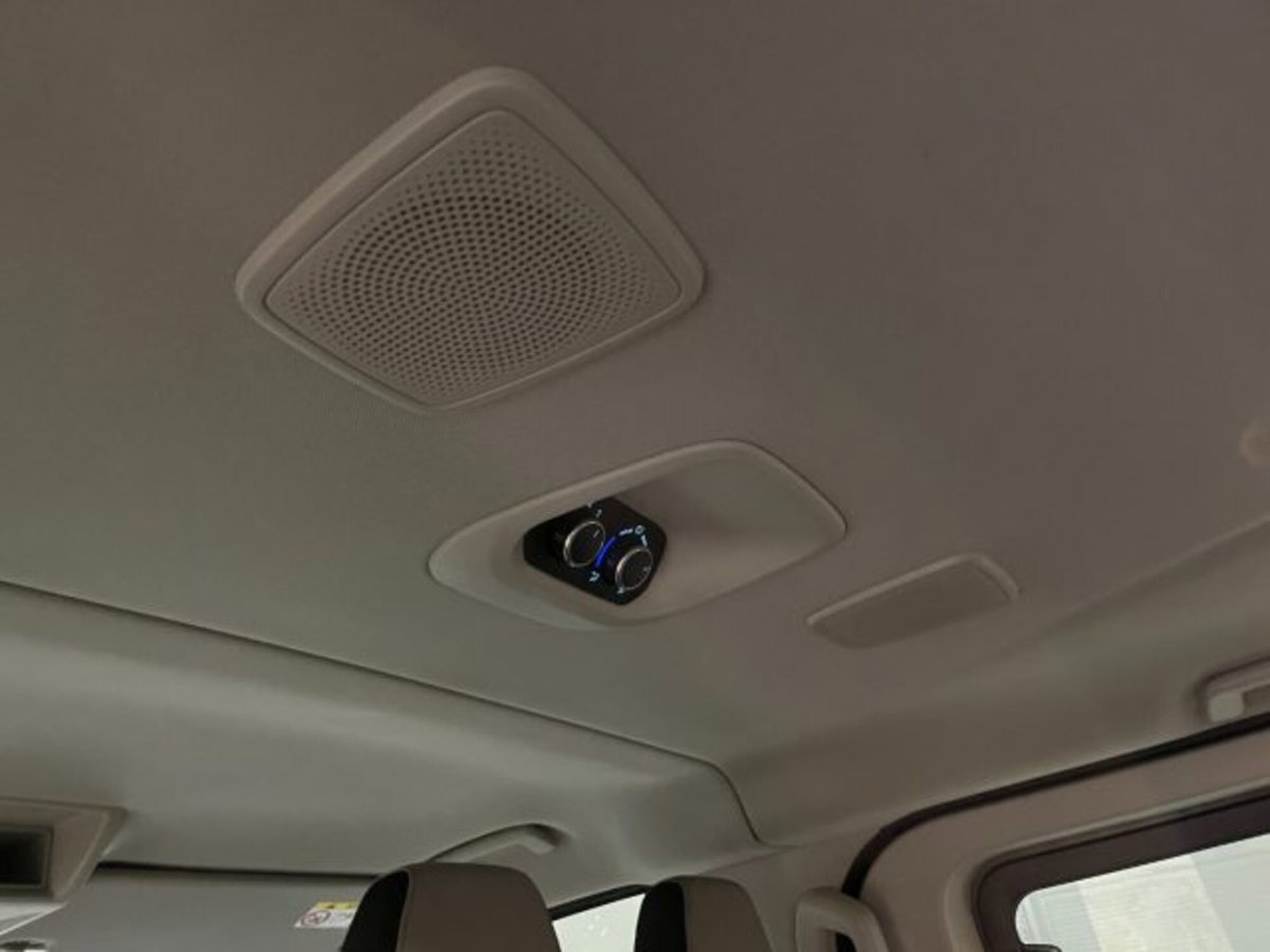 Ford Tourneo Custom 320 2.0 EcoBlue 150CV PL Titanium (19)