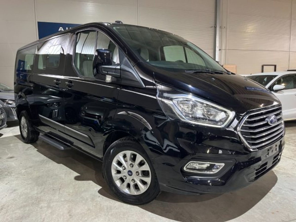 Ford Tourneo Custom 320 2.0 EcoBlue 150CV PL Titanium (2)