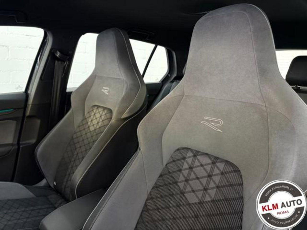 Volkswagen Golf 1.5 eTSI 130 CV EVO ACT DSG R-Line (7)