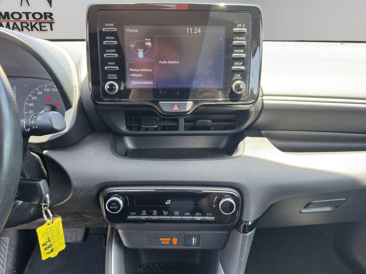 Toyota Yaris Cross 1.5h GR Sport Black Sky fwd 116cv e-cvt (12)