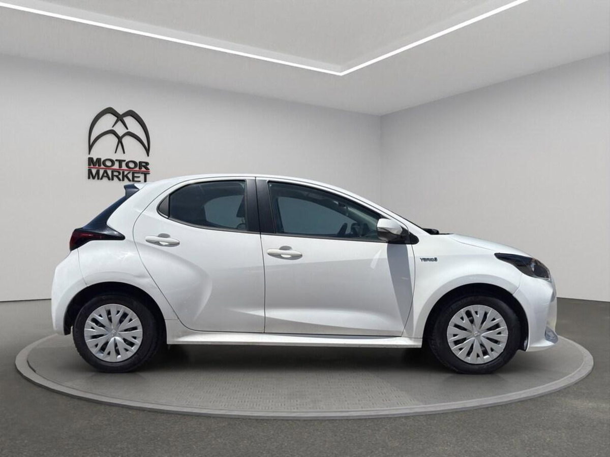 Toyota Yaris Cross 1.5h GR Sport Black Sky fwd 116cv e-cvt (4)