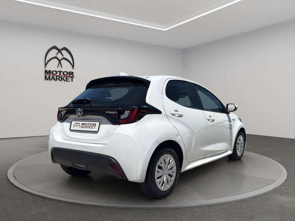 Toyota Yaris Cross 1.5h GR Sport Black Sky fwd 116cv e-cvt (7)