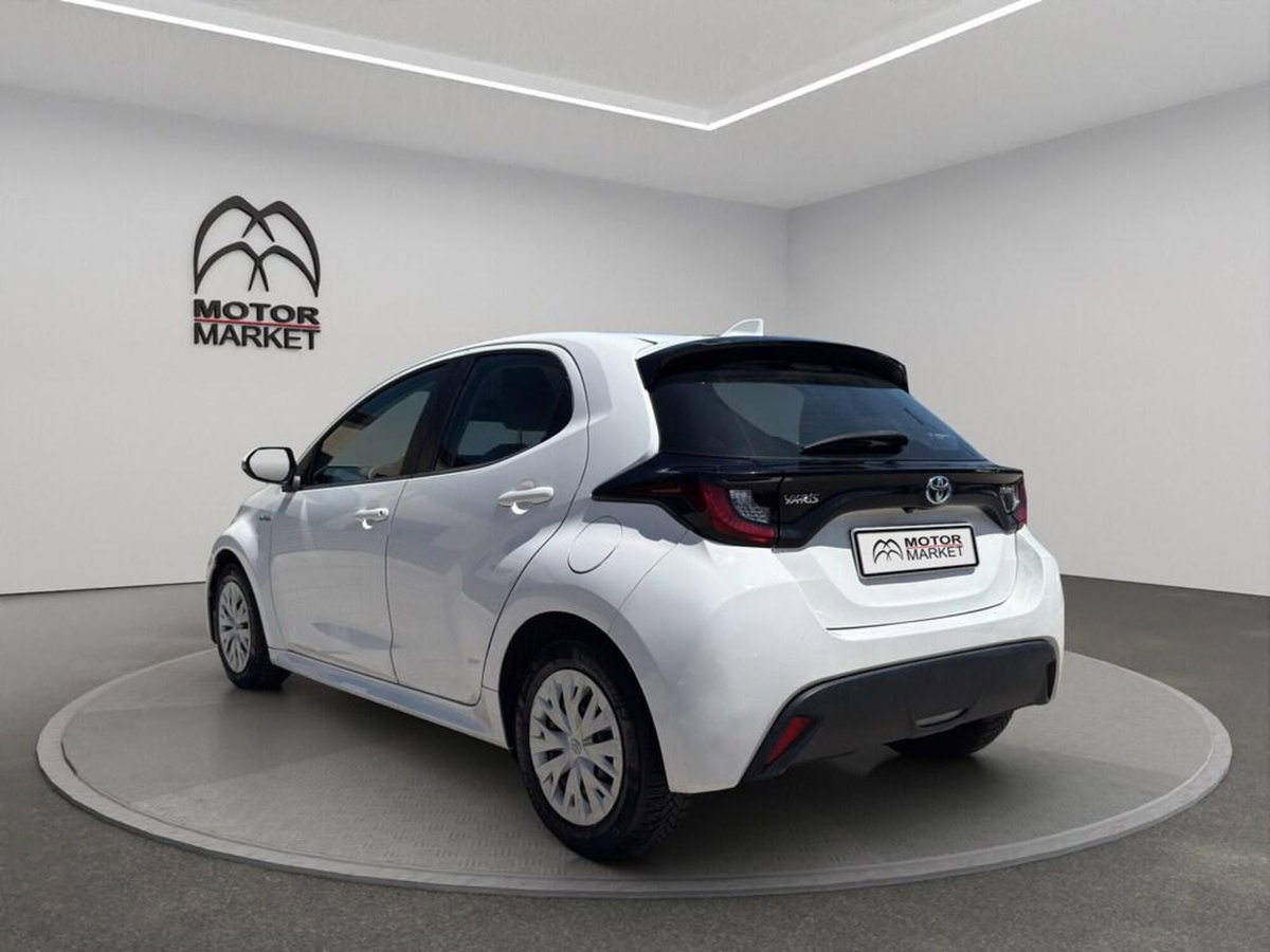 Toyota Yaris Cross 1.5h GR Sport Black Sky fwd 116cv e-cvt (8)
