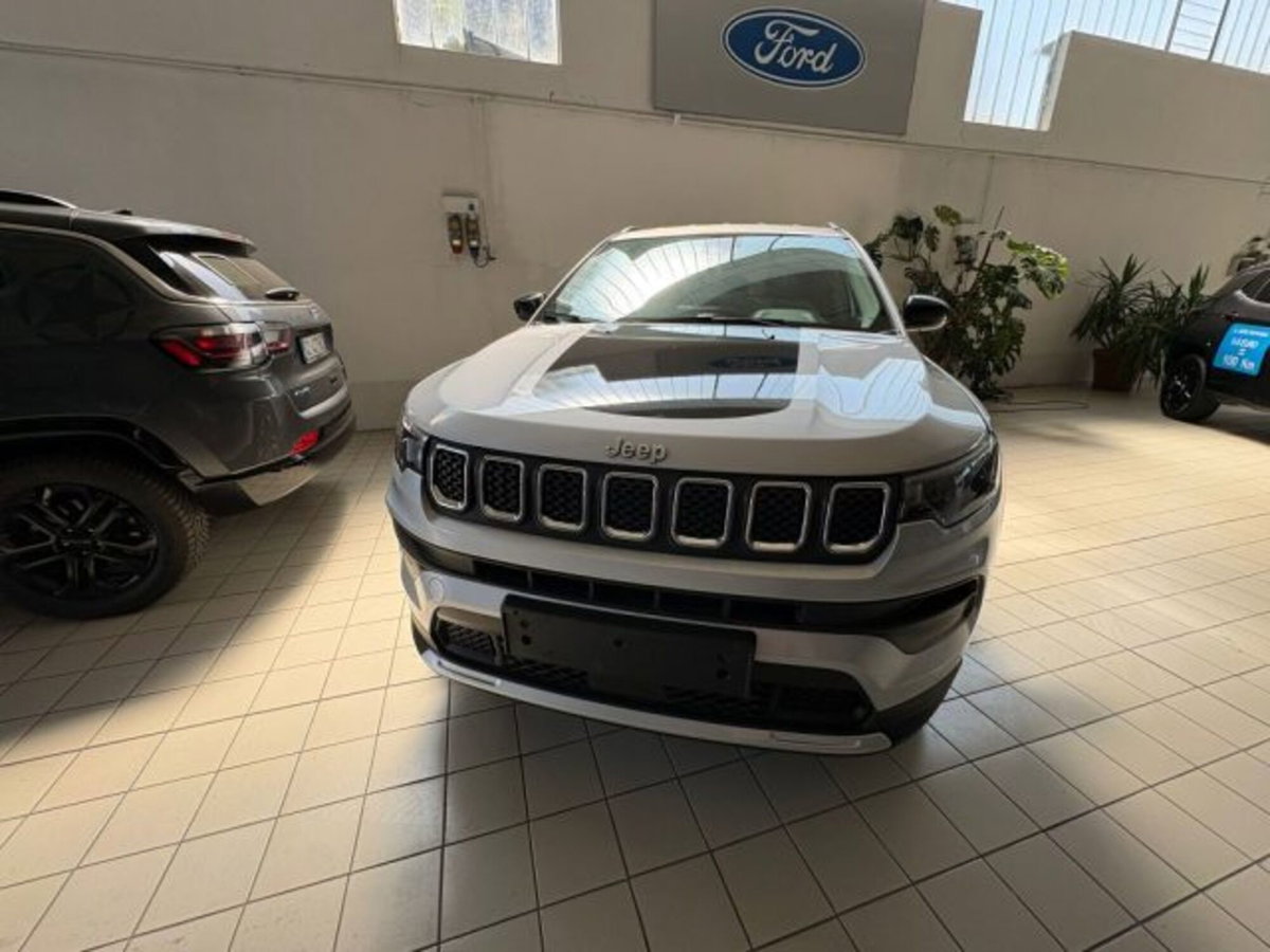 Jeep Compass 1.3 T4 190CV PHEV AT6 4xe Limited (3)