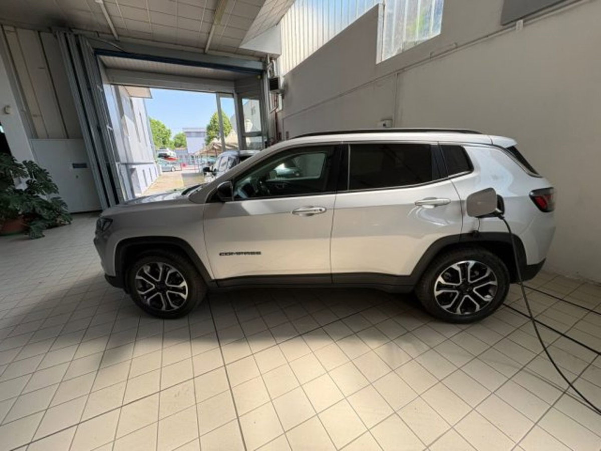 Jeep Compass 1.3 T4 190CV PHEV AT6 4xe Limited (5)