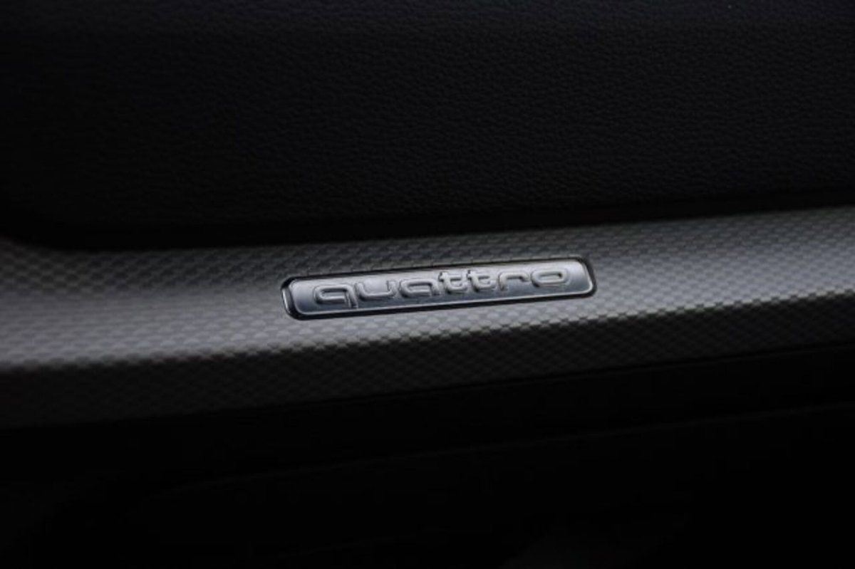 Audi Q2 Q2 2.0 TDI quattro S tronic Business (13)
