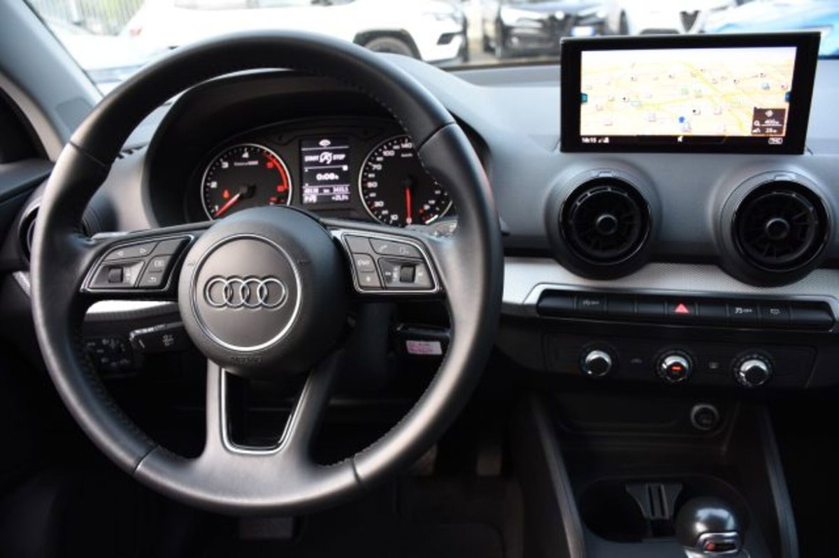 Audi Q2 Q2 2.0 TDI quattro S tronic Business (9)