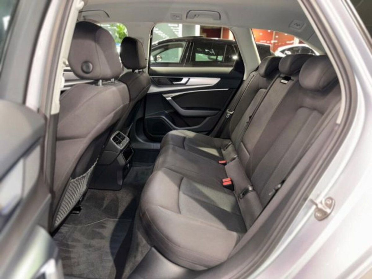 Audi A6 Avant 40 2.0 TDI S tronic Business Design (9)