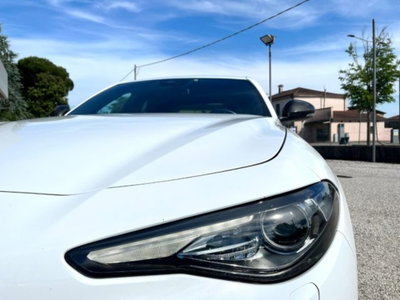 Alfa Romeo Giulia 2.2 Turbodiesel 210 CV AT8 AWD Q4 Estrema (16)