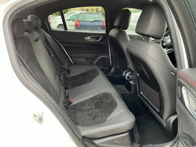 Alfa Romeo Giulia 2.2 Turbodiesel 210 CV AT8 AWD Q4 Estrema (9)