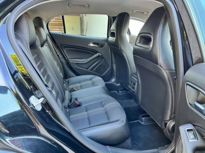 Mercedes-Benz GLA SUV 200 d Automatic Sport (9)