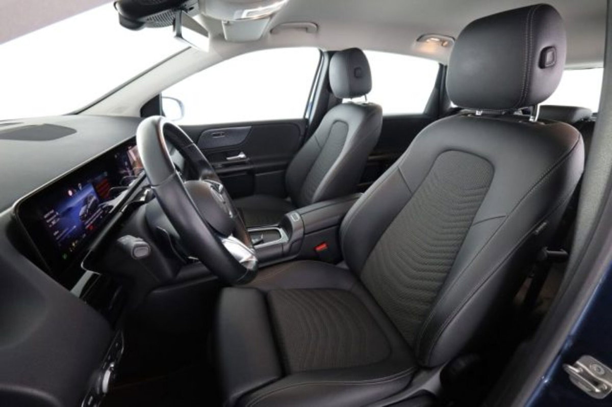 Mercedes-Benz CLA Shooting Brake 180 d Advanced auto (2)