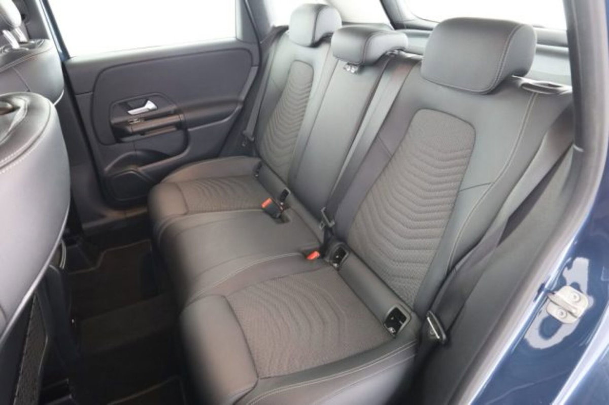 Mercedes-Benz CLA Shooting Brake 180 d Advanced auto (3)