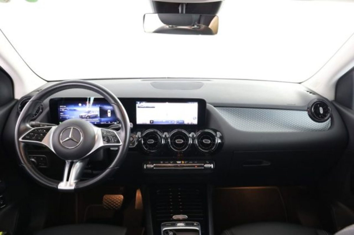 Mercedes-Benz CLA Shooting Brake 180 d Advanced auto (4)
