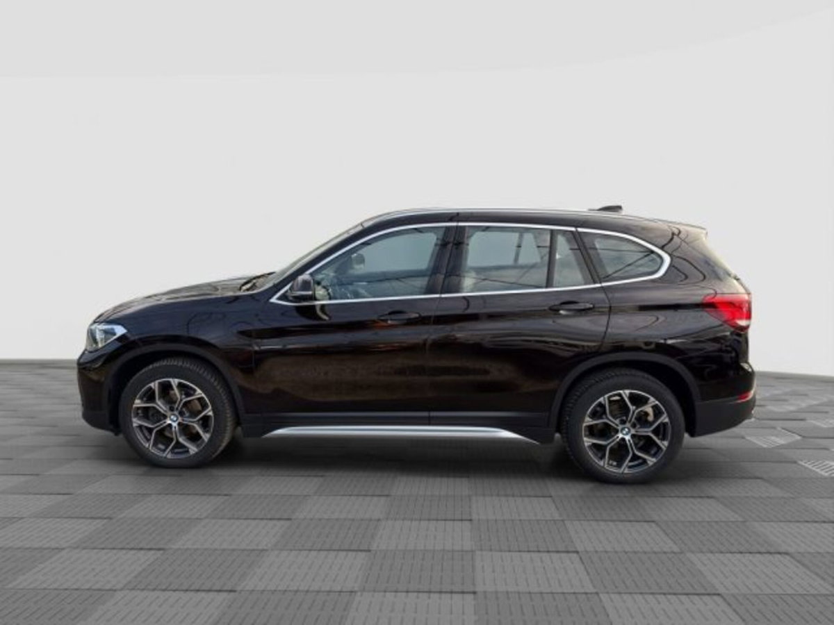 BMW X1 sDrive18d xLine Plus (2)