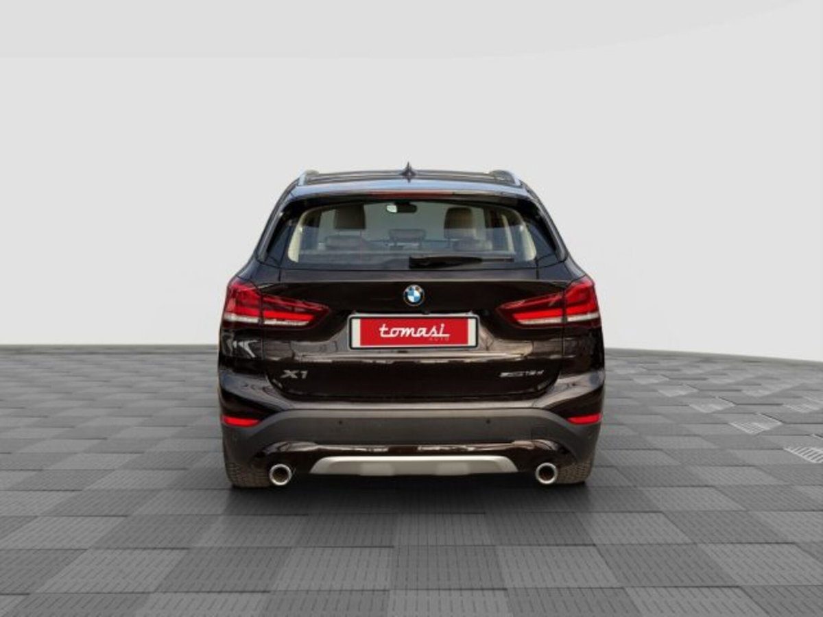 BMW X1 sDrive18d xLine Plus (4)