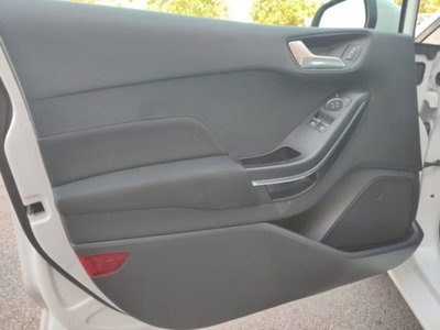 Ford Fiesta 1.5 TDCi 75CV 5 porte Titanium (9)