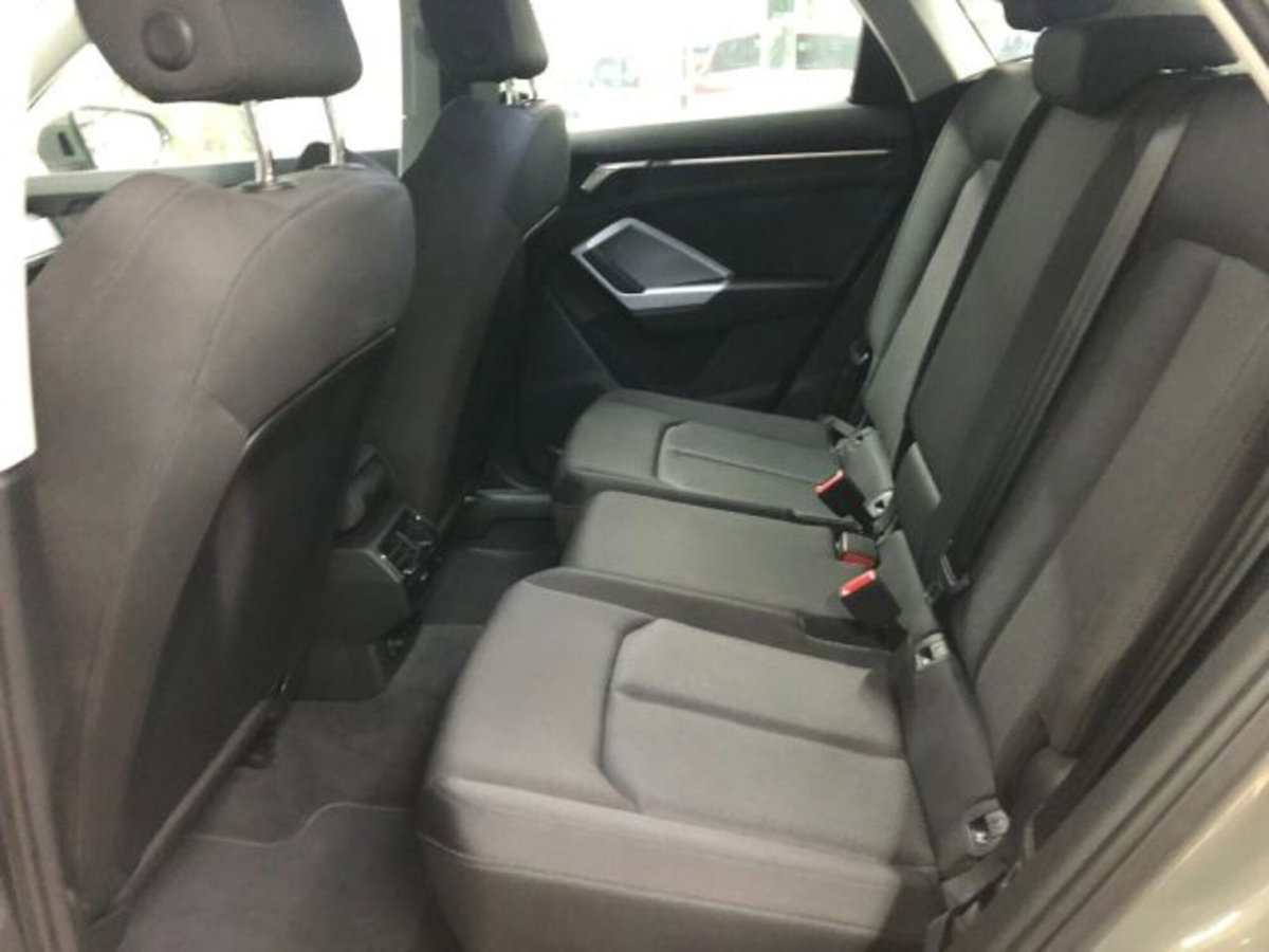 Audi Q3 Sportback 35 TDI quattro S tronic Business Plus (11)