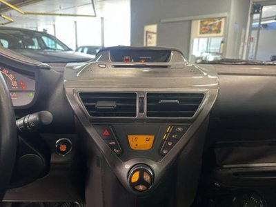 Toyota iQ 1.0 Multidrive (13)