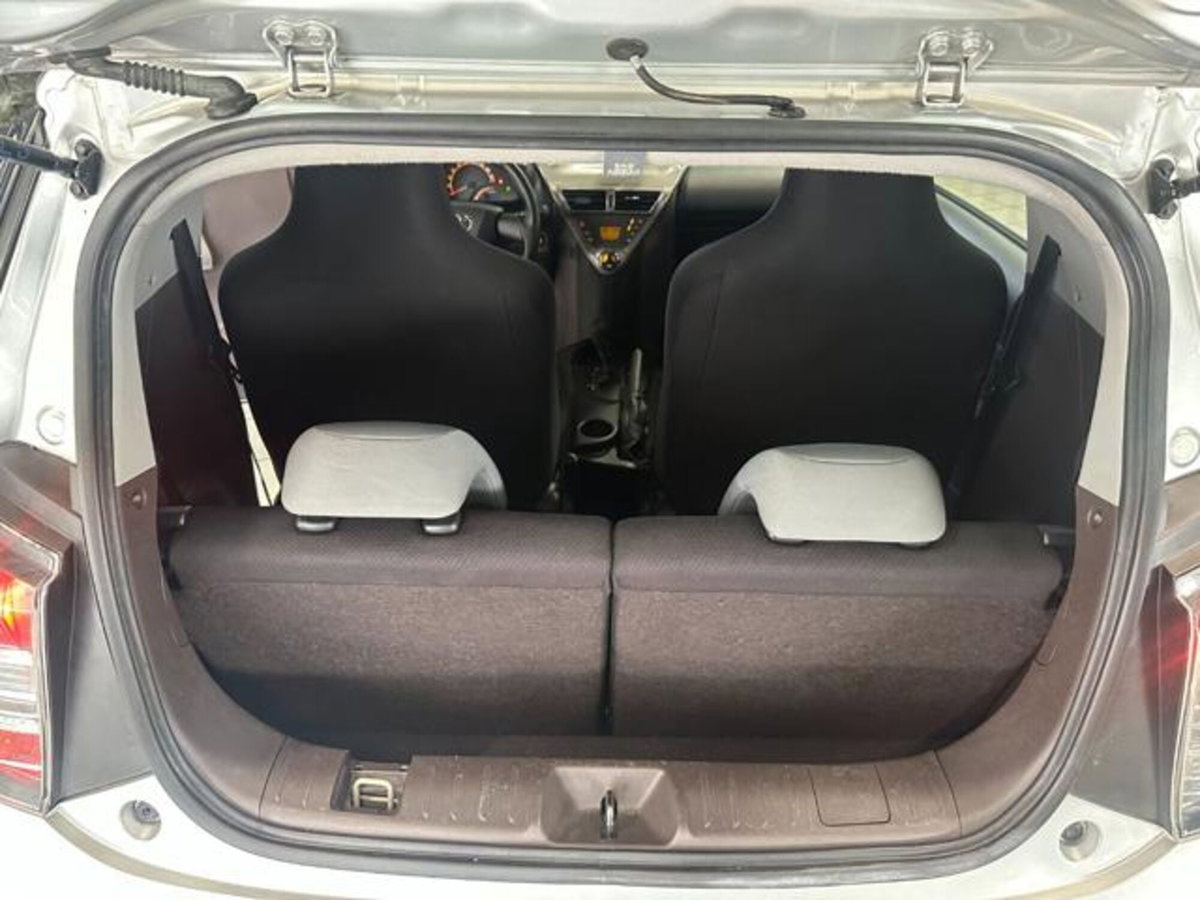 Toyota iQ 1.0 Multidrive (15)