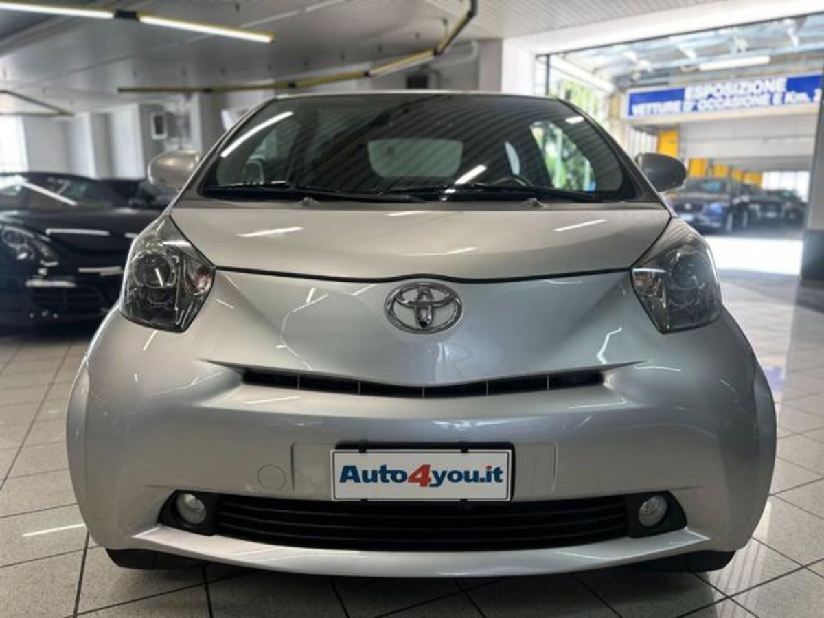 Toyota iQ 1.0 Multidrive (18)