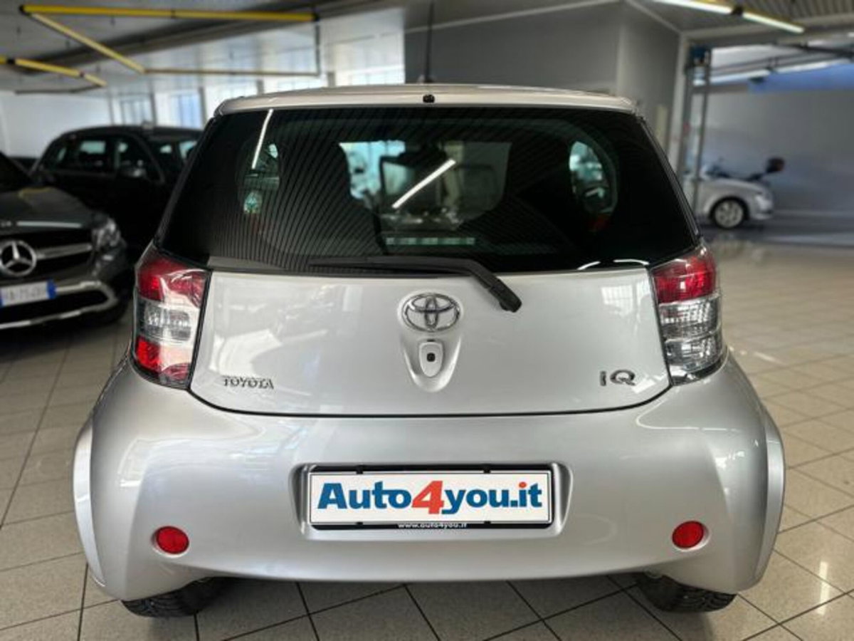 Toyota iQ 1.0 Multidrive (19)