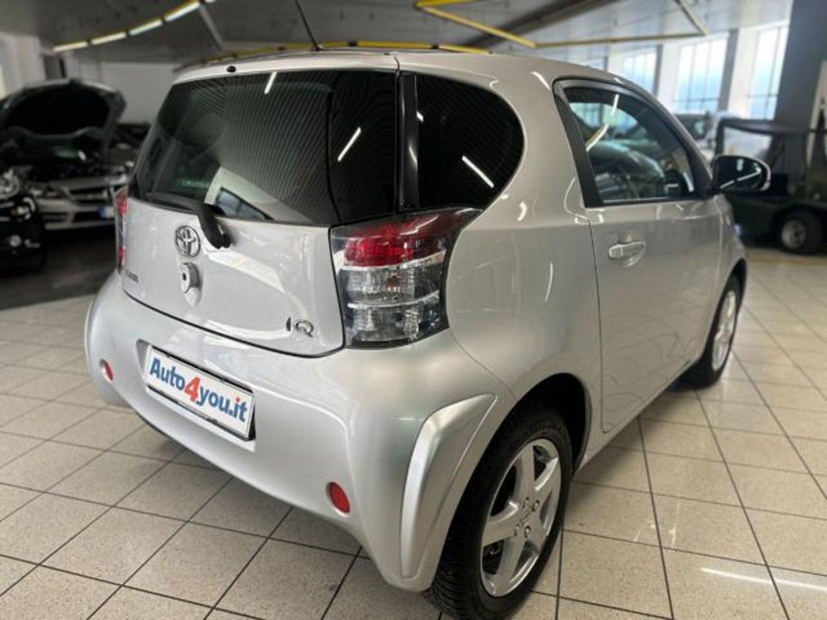 Toyota iQ 1.0 Multidrive (3)