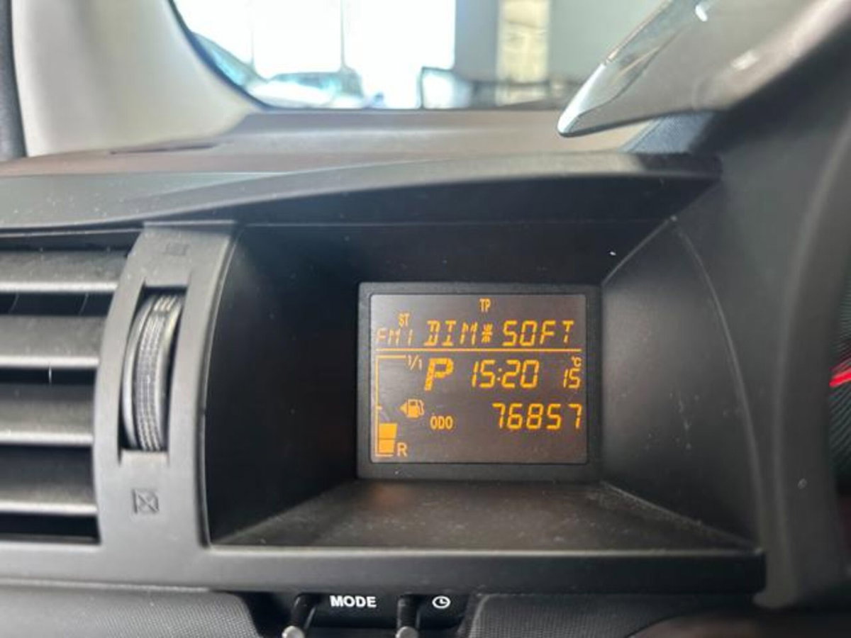 Toyota iQ 1.0 Multidrive (7)