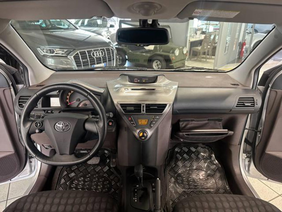 Toyota iQ 1.0 Multidrive (9)