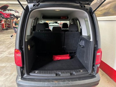 Volkswagen Caddy 2.0 TDI 102 CV (11)