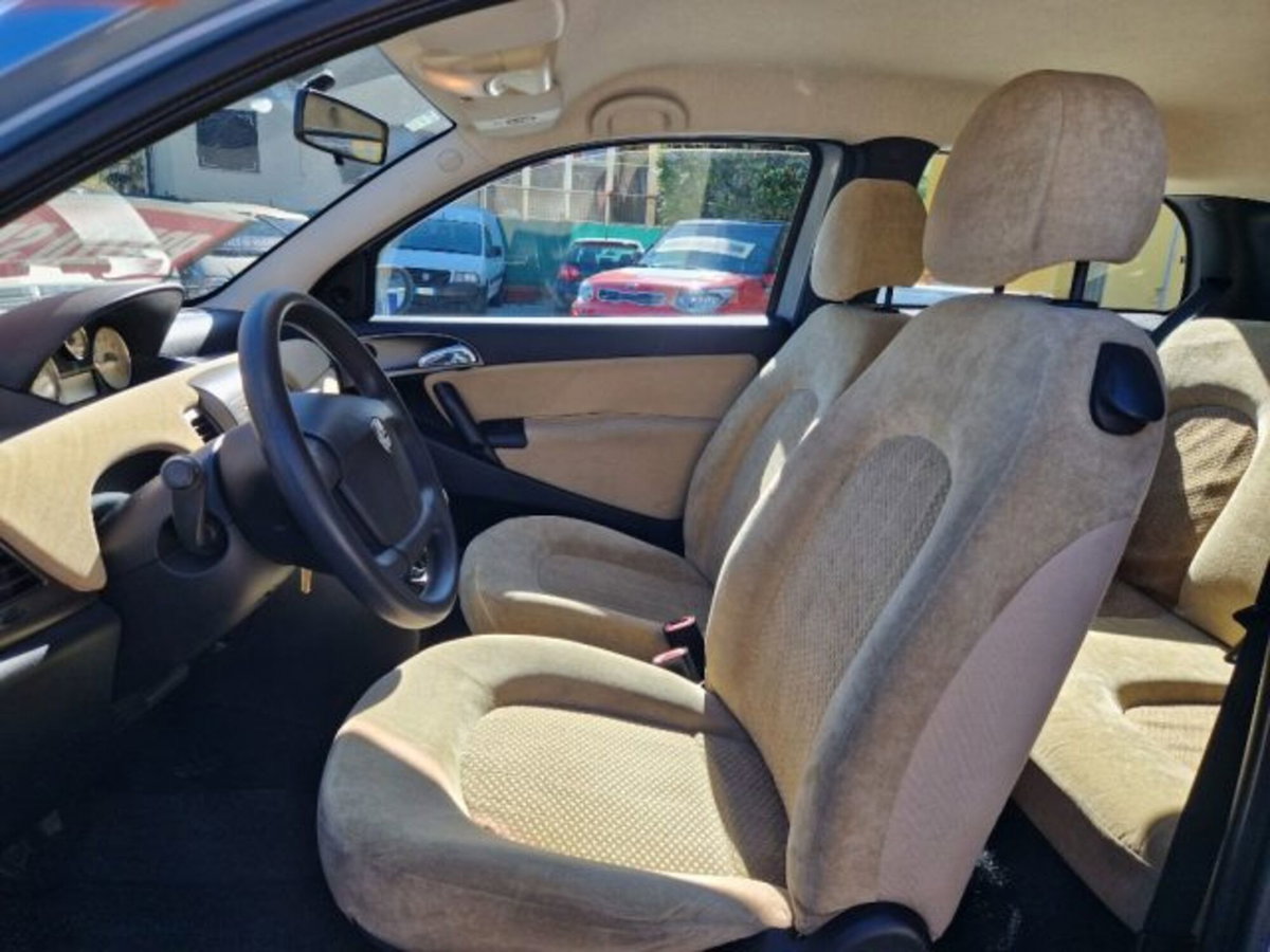 Lancia Ypsilon 1.2 (10)