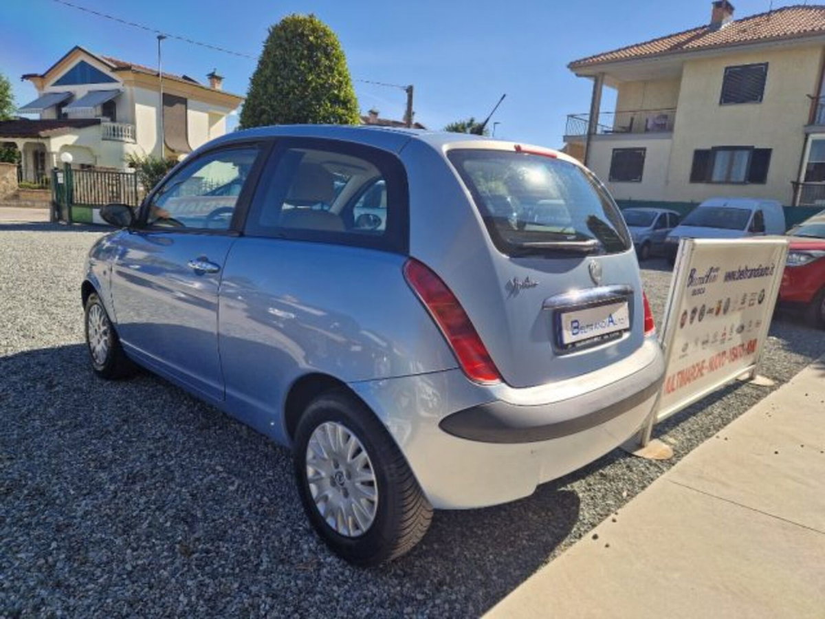 Lancia Ypsilon 1.2 (6)