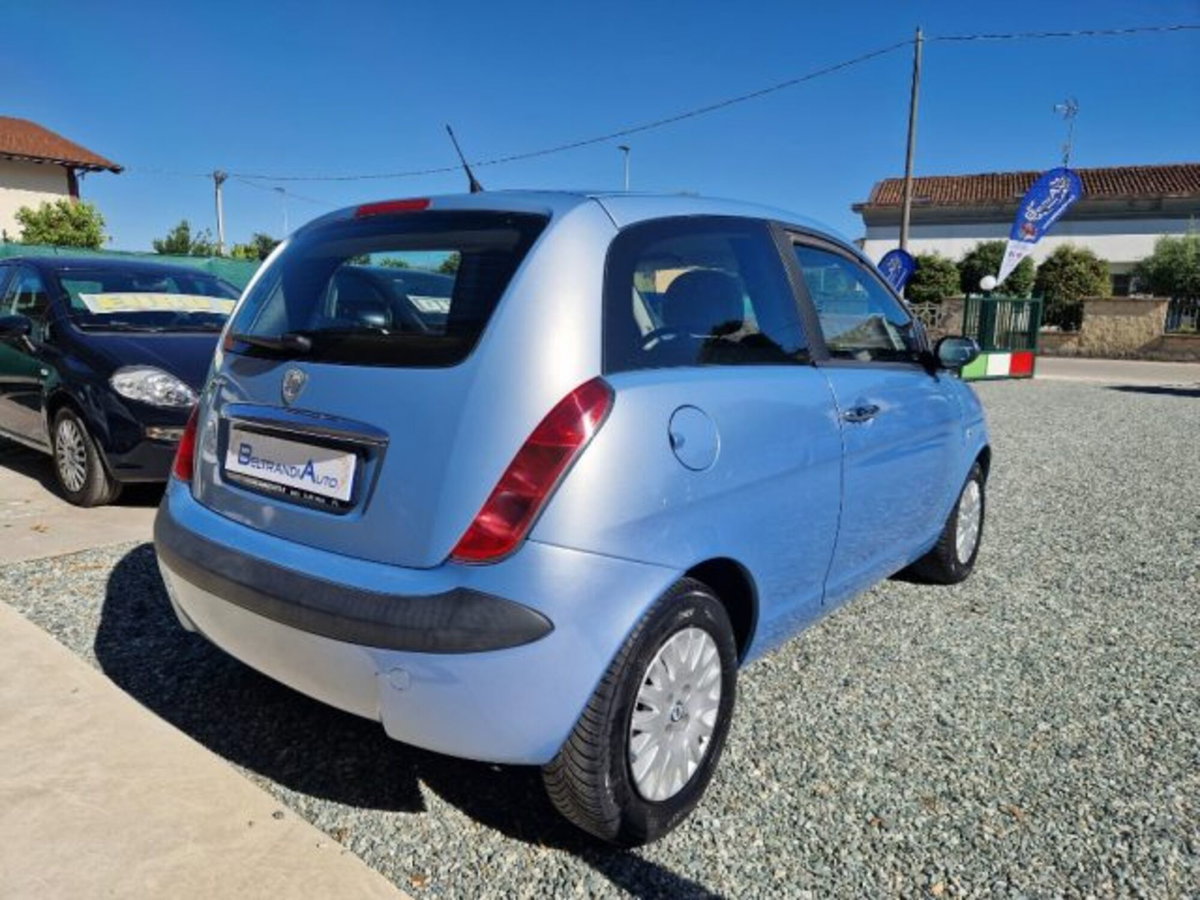 Lancia Ypsilon 1.2 (8)
