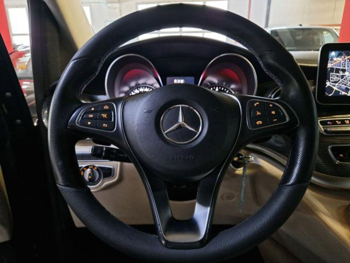 Mercedes-Benz Classe V 220 d Premium Extralong (11)