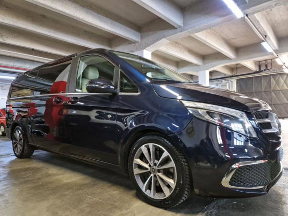 Mercedes-Benz Classe V 220 d Premium Extralong (17)