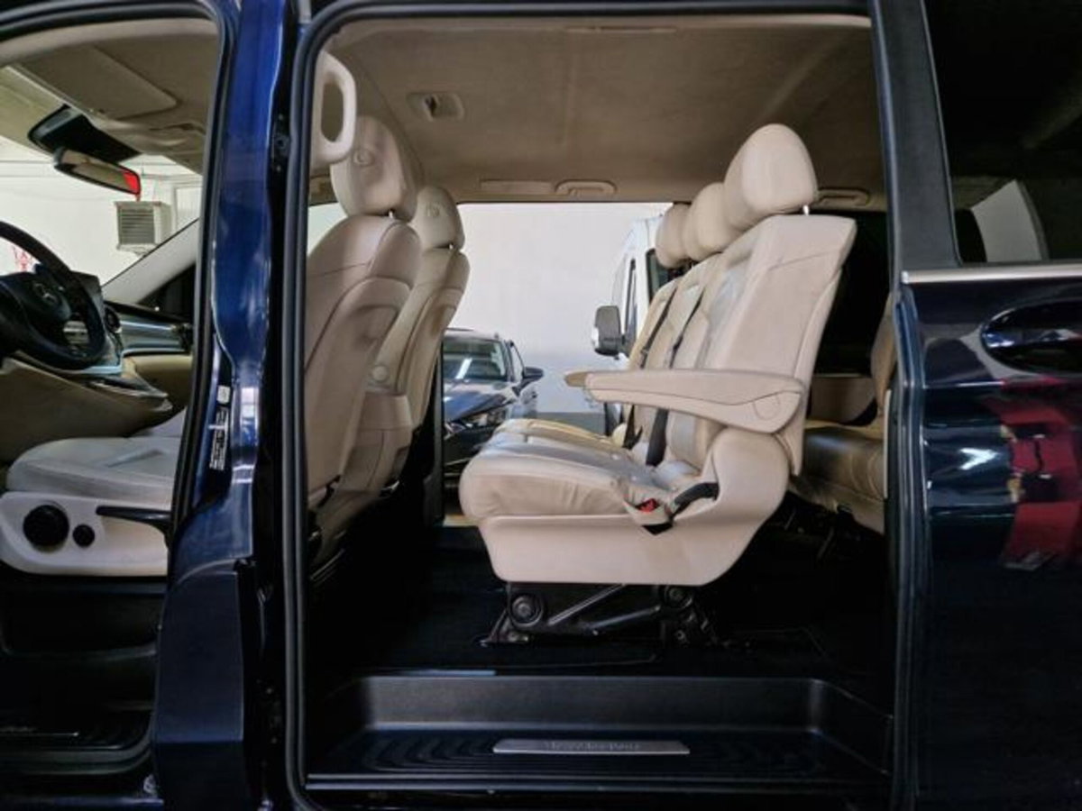 Mercedes-Benz Classe V 220 d Premium Extralong (20)