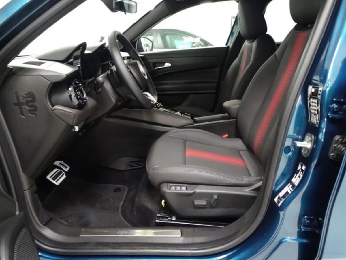Alfa Romeo Junior elettrica Speciale 156cv (10)